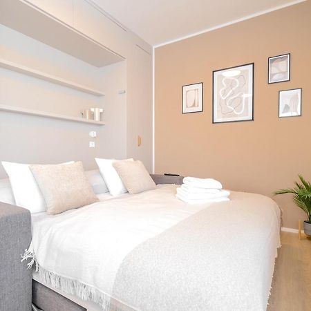 Bright 2Br - 8Th Floor, Balcony, Free Parking - By Gravity Prague Apartman Kültér fotó