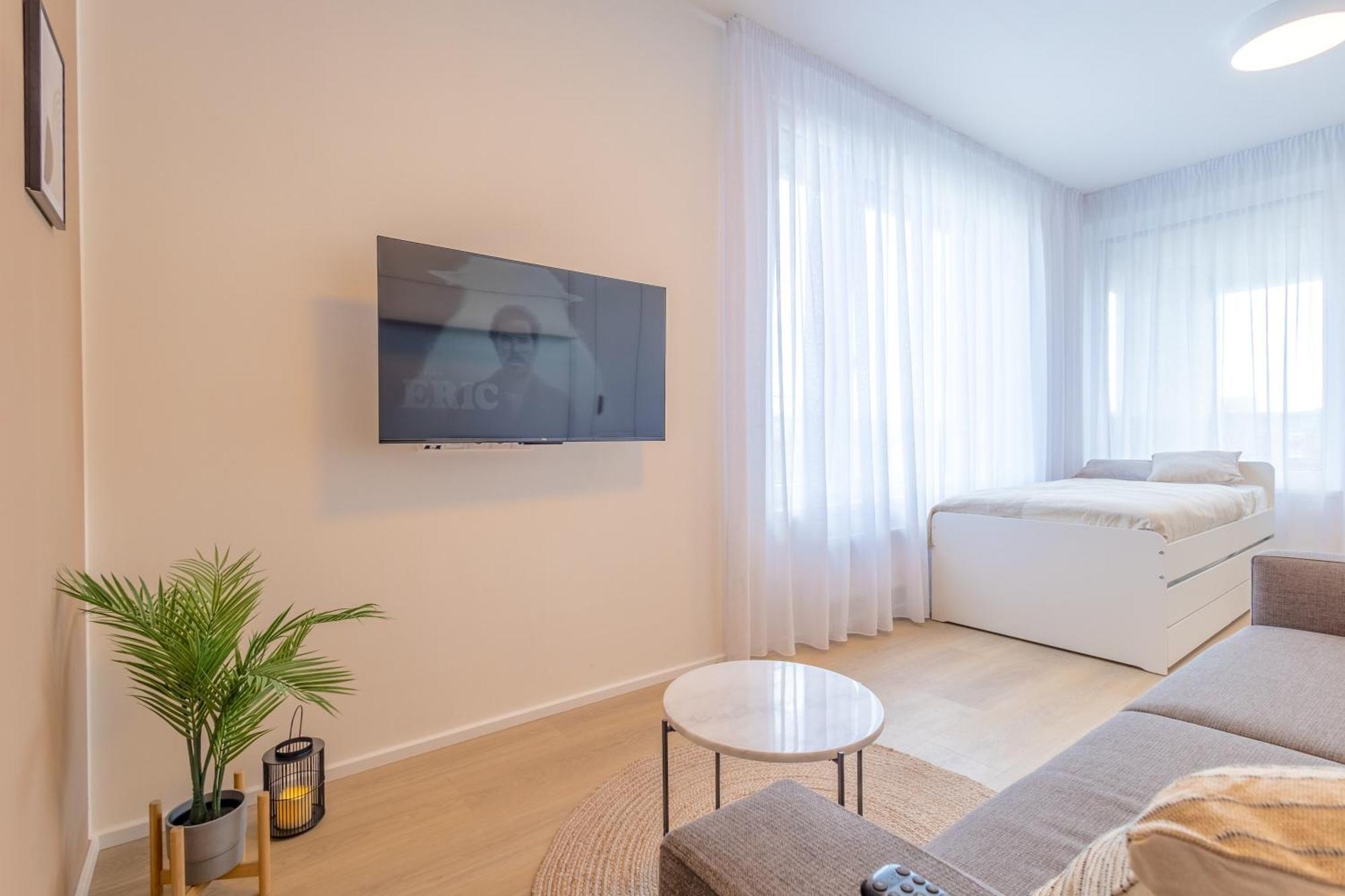 Bright 2Br - 8Th Floor, Balcony, Free Parking - By Gravity Prague Apartman Kültér fotó